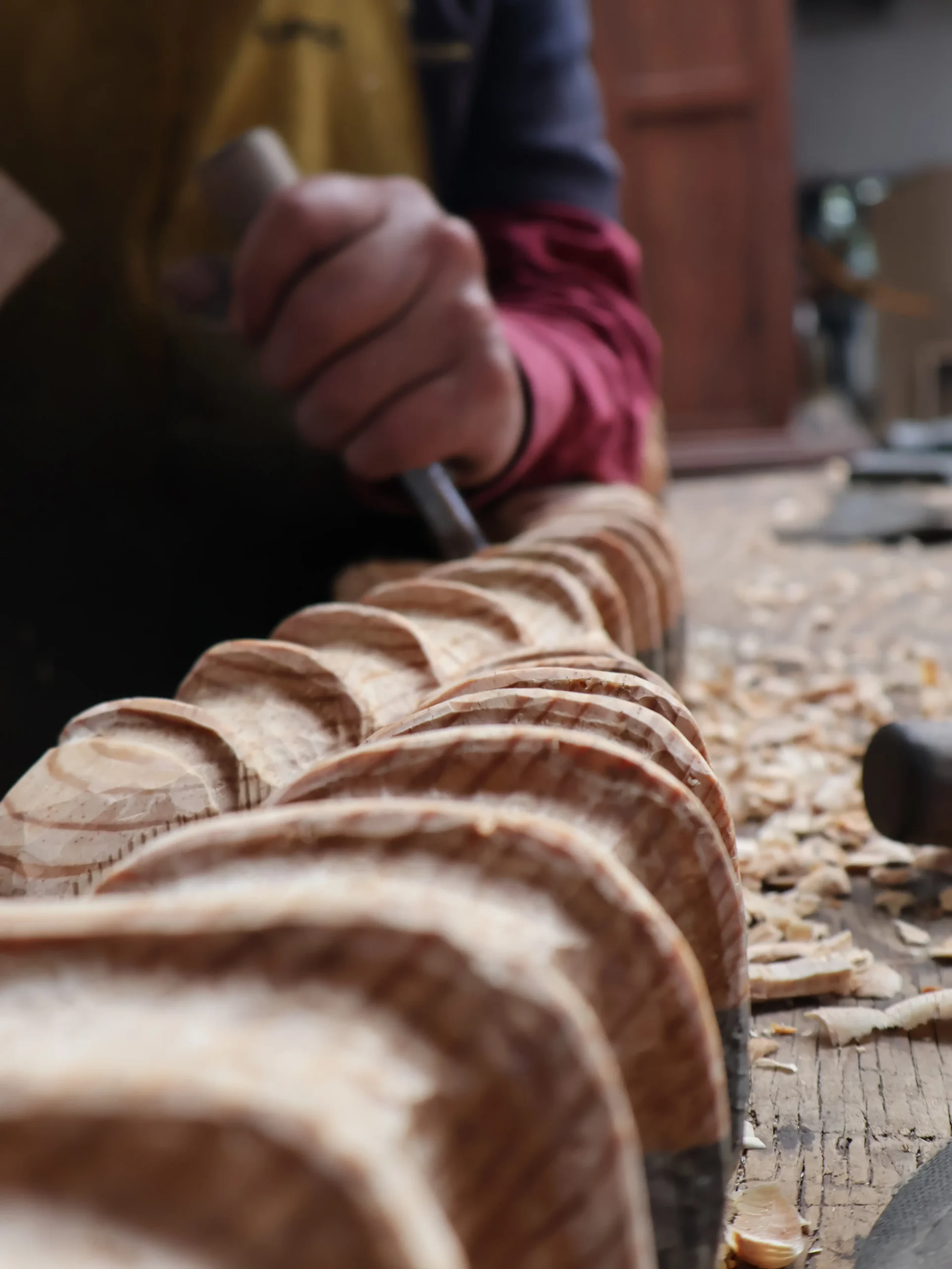 Engraving western-style details on wood